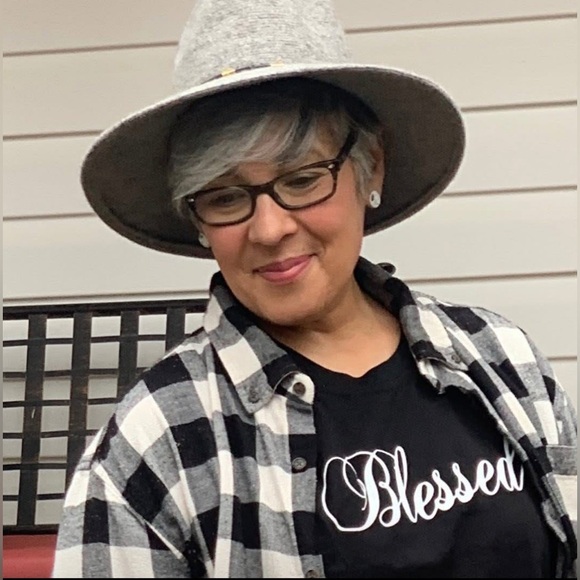 Meet your Posher, Winnie - Picture 2 of 4